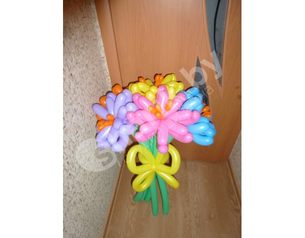Букет цветов из шариков