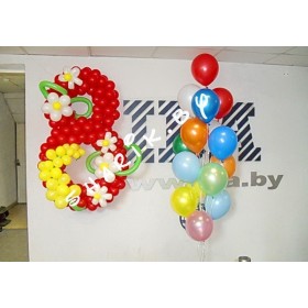 Цифра 8 с мимозой и цветами