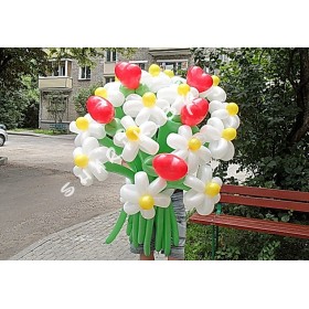 Букет цветов + сердечки 15 ромашек 5 сердечек